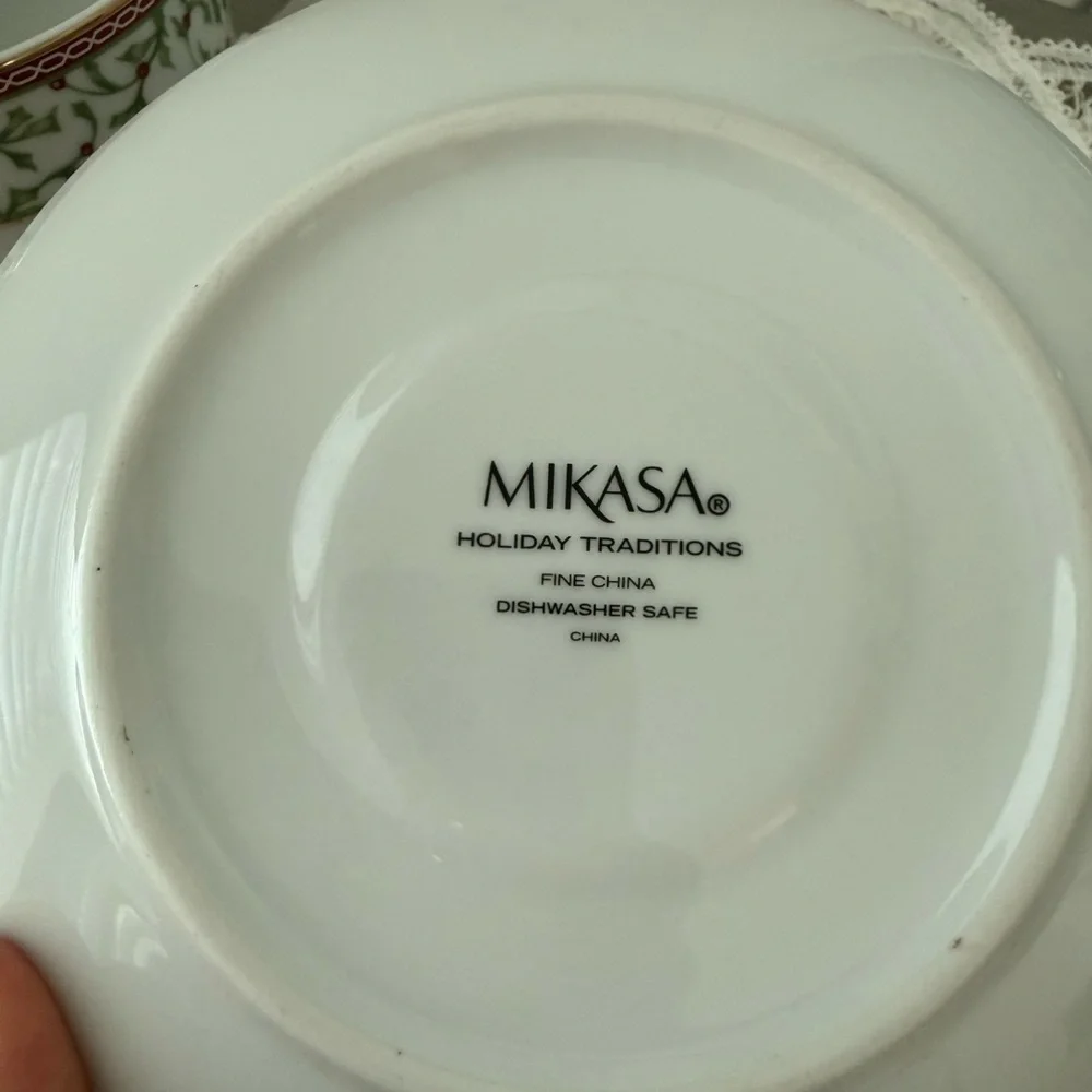 Mikasa ** HOLIDAY TRADITIONS Saucer and Teacup